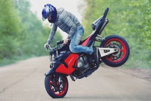 Как да спирате на мотоциклет