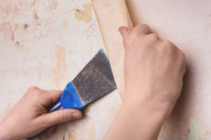 Comment enlever les vieux papiers peints des murs